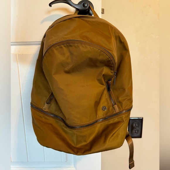 Lululemon Backpack, gently used - Picture 1 of 2